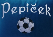 Polštář s fotbalovým míčem a jménem - Pepíček - detail polštářku