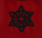 Sametový sáček na karty - keltský motiv  - detail výšivky
