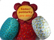 Skupinka dětské sedací polštáře